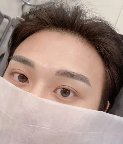 BROWDOLL メンズ眉アートメイクの仕上がり
